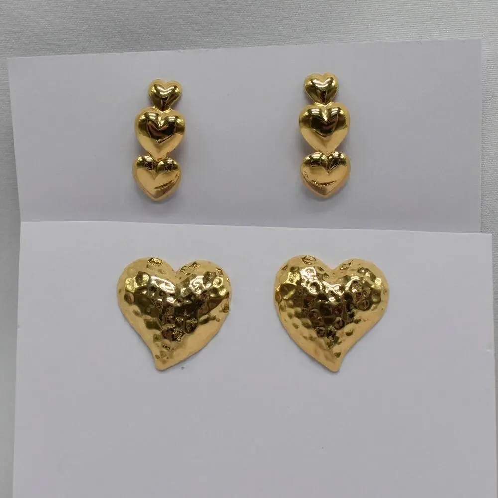 Vintage Gold Tone Heart Stud Earrings Coquette Romantic Cottagecore 2 Pairs